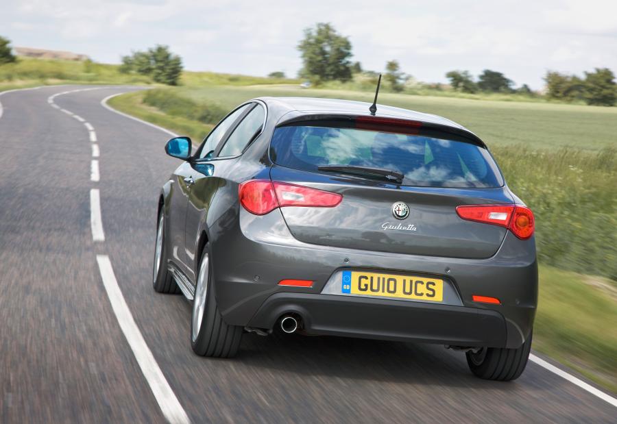  Alfa Romeo Giulietta 2010 года  (UK) (фото 26 из 67)